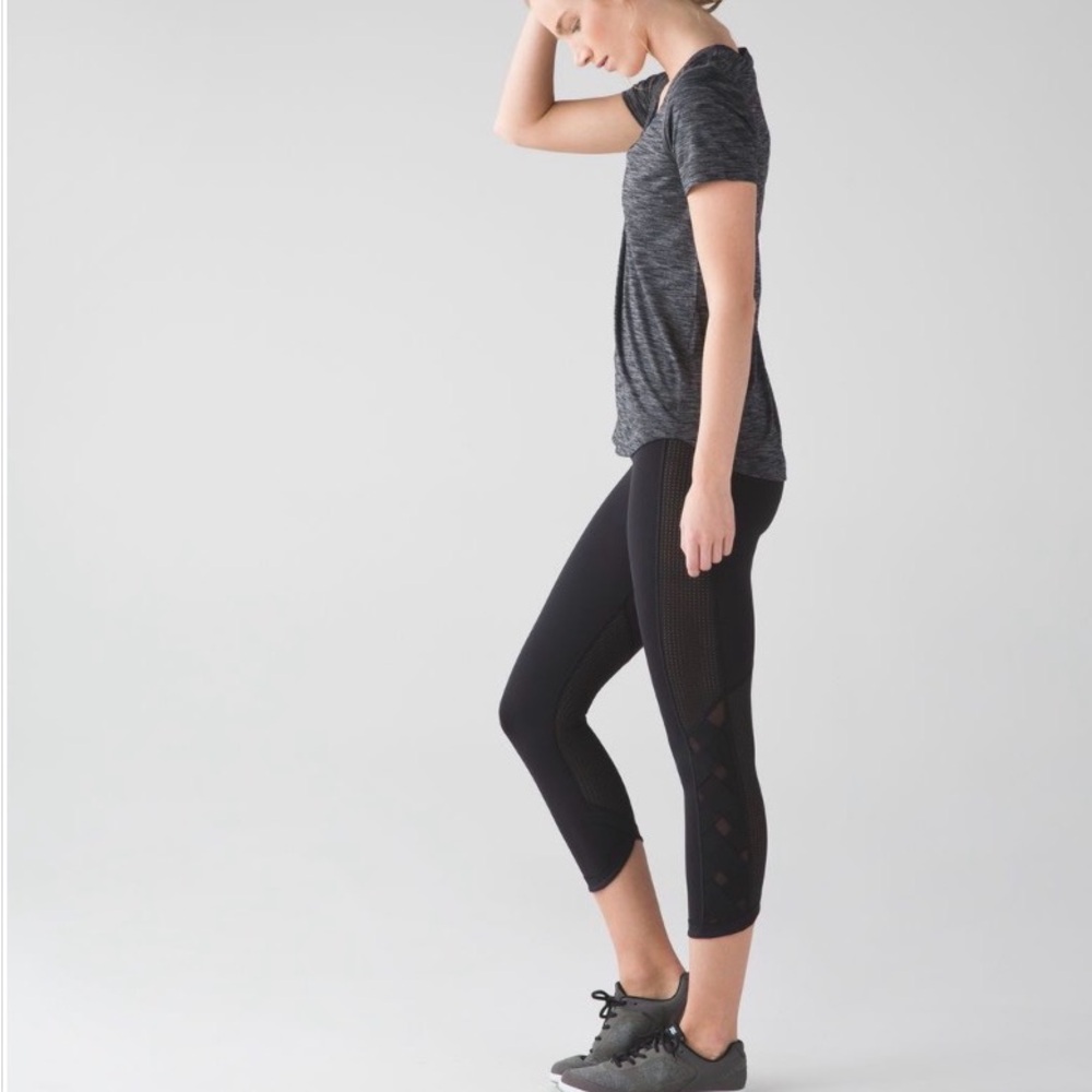 Lululemon Var-City Crop legging in the Samba Snake Battleship Black